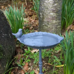 CHEMIN DE CAMPAGNE - Bain d’oiseaux en fonte gris 25 x 18.5 x 39.5 cm
